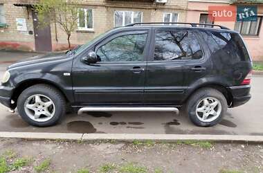 Внедорожник / Кроссовер Mercedes-Benz M-Class 2001 в 