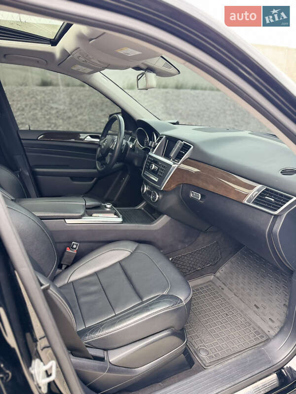 Внедорожник / Кроссовер Mercedes-Benz M-Class 2014 в Вишневом фото 10 Внедорожник / Кроссовер Mercedes-Benz M-Class 2014 в Вишневом