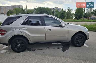 Внедорожник / Кроссовер Mercedes-Benz M-Class 2006 в 