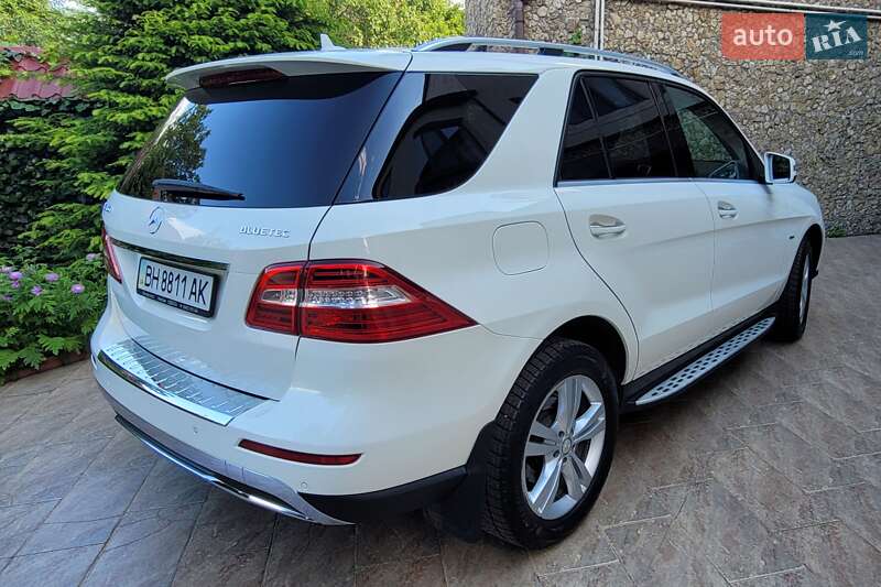 Внедорожник / Кроссовер Mercedes-Benz M-Class 2012 в Одессе