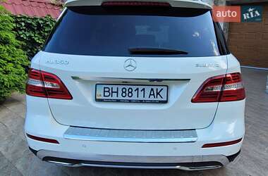 Внедорожник / Кроссовер Mercedes-Benz M-Class 2012 в 