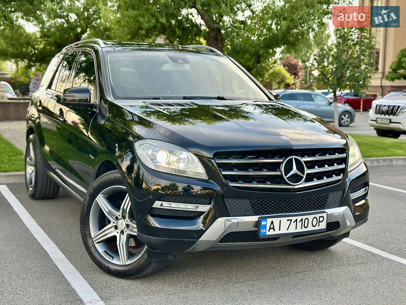 Внедорожник / Кроссовер Mercedes-Benz M-Class 2011 в 