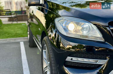Внедорожник / Кроссовер Mercedes-Benz M-Class 2011 в 