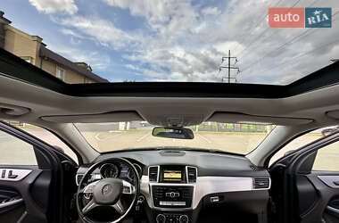 Внедорожник / Кроссовер Mercedes-Benz M-Class 2011 в 