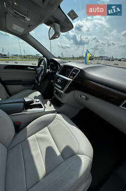 Внедорожник / Кроссовер Mercedes-Benz M-Class 2014 в 