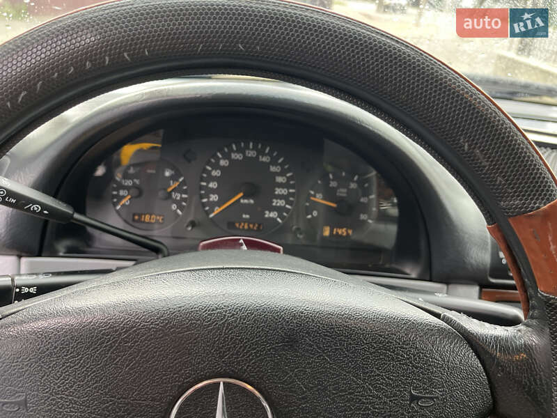 Внедорожник / Кроссовер Mercedes-Benz M-Class 2003 в Могилев-Подольске фото 12 Внедорожник / Кроссовер Mercedes-Benz M-Class 2003 в Могилев-Подольске