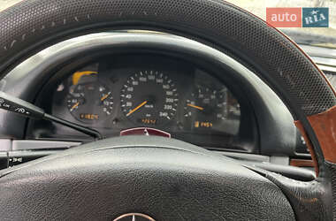 Позашляховик / Кросовер Mercedes-Benz M-Class 2003 в 