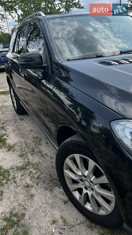Внедорожник / Кроссовер Mercedes-Benz M-Class 2013 в Киеве