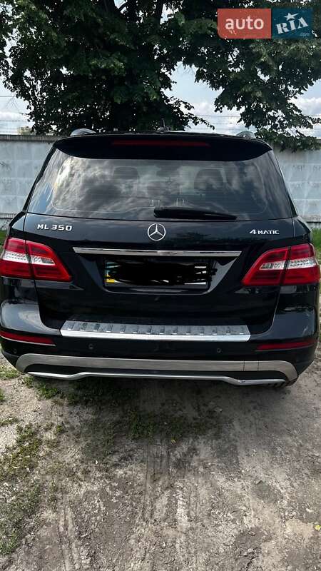 Внедорожник / Кроссовер Mercedes-Benz M-Class 2013 в Киеве