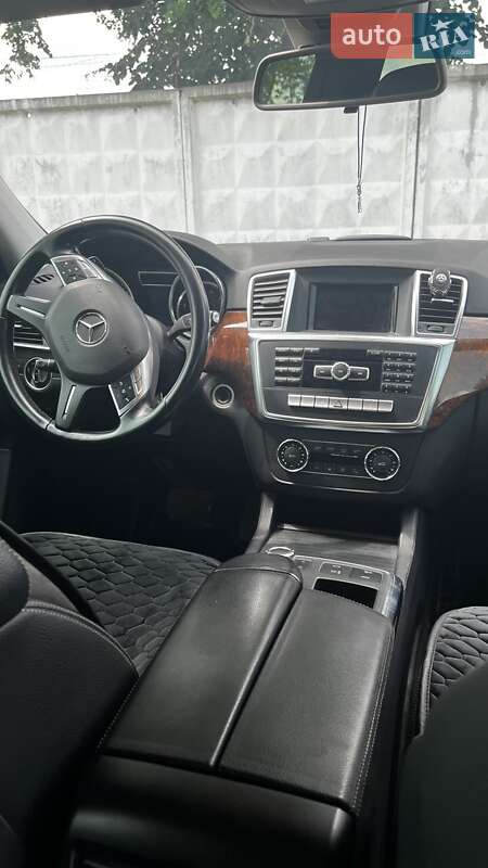 Внедорожник / Кроссовер Mercedes-Benz M-Class 2013 в Киеве