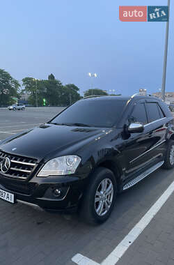 Позашляховик / Кросовер Mercedes-Benz M-Class 2009 в Одесі