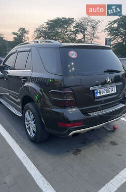 Внедорожник / Кроссовер Mercedes-Benz M-Class 2009 в 
