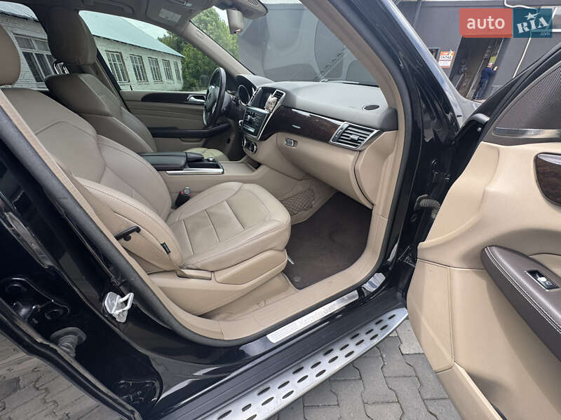 Внедорожник / Кроссовер Mercedes-Benz M-Class 2013 в Черновцах