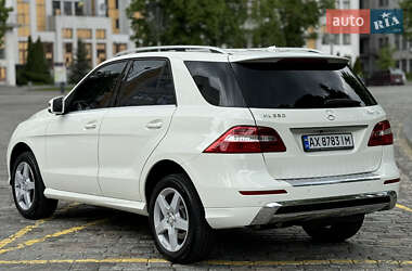 Позашляховик / Кросовер Mercedes-Benz M-Class 2013 в 