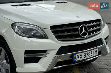 Позашляховик / Кросовер Mercedes-Benz M-Class 2013 в 