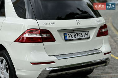 Позашляховик / Кросовер Mercedes-Benz M-Class 2013 в 