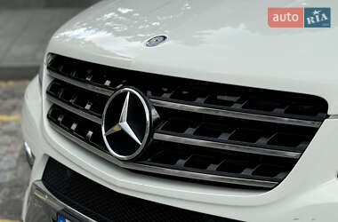 Позашляховик / Кросовер Mercedes-Benz M-Class 2013 в 