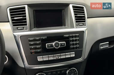 Позашляховик / Кросовер Mercedes-Benz M-Class 2013 в 