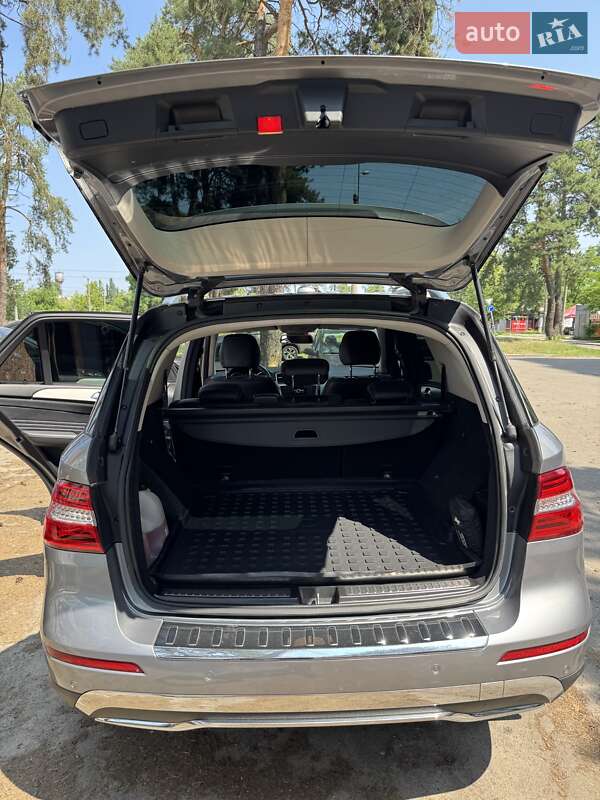 Позашляховик / Кросовер Mercedes-Benz M-Class 2013 в Києві