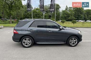 Внедорожник / Кроссовер Mercedes-Benz M-Class 2013 в 