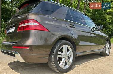 Внедорожник / Кроссовер Mercedes-Benz M-Class 2013 в 