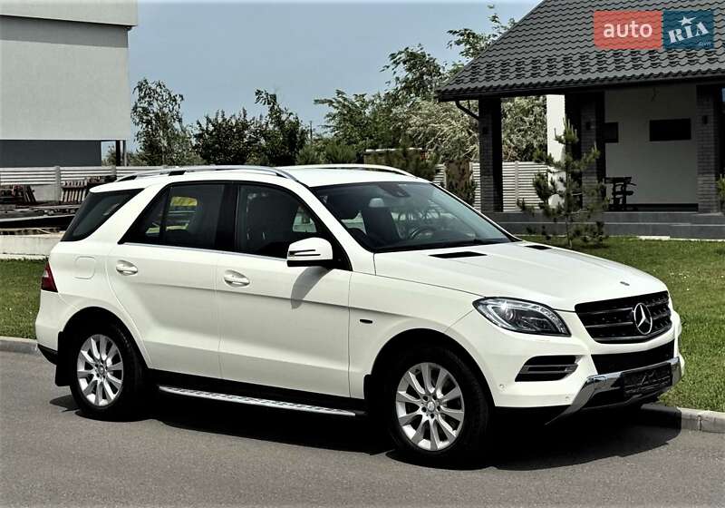 Внедорожник / Кроссовер Mercedes-Benz M-Class 2014 в 
