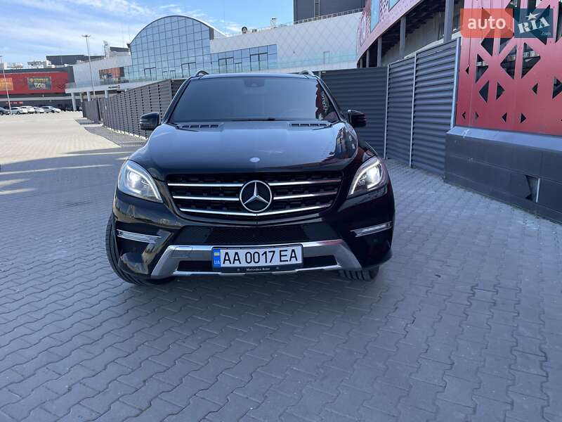 Внедорожник / Кроссовер Mercedes-Benz M-Class 2012 в 