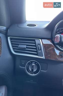 Внедорожник / Кроссовер Mercedes-Benz M-Class 2012 в 