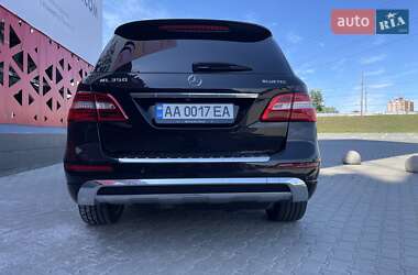 Внедорожник / Кроссовер Mercedes-Benz M-Class 2012 в 