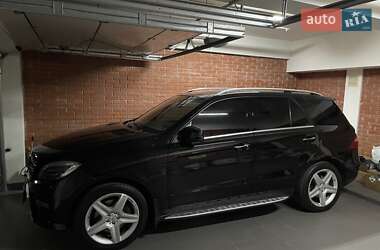Внедорожник / Кроссовер Mercedes-Benz M-Class 2012 в 