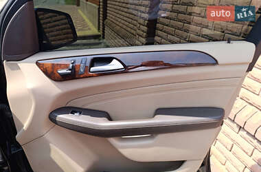 Внедорожник / Кроссовер Mercedes-Benz M-Class 2013 в 