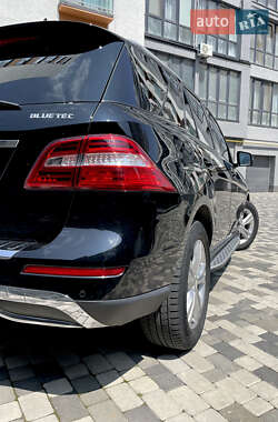 Внедорожник / Кроссовер Mercedes-Benz M-Class 2014 в 