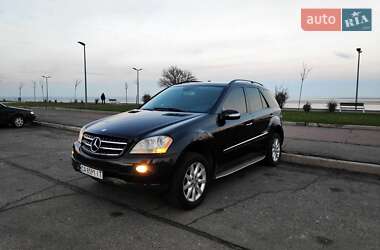 Внедорожник / Кроссовер Mercedes-Benz M-Class 2008 в 