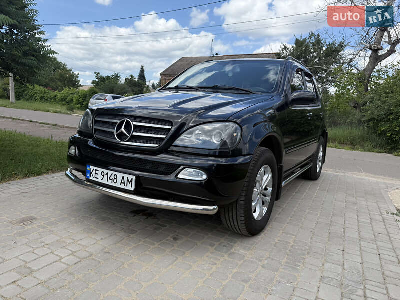 Внедорожник / Кроссовер Mercedes-Benz M-Class 2004 в 