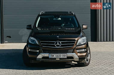 Внедорожник / Кроссовер Mercedes-Benz M-Class 2014 в Дубно