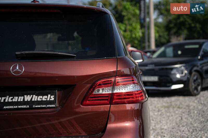 Внедорожник / Кроссовер Mercedes-Benz M-Class 2015 в Черновцах