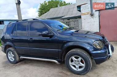 Позашляховик / Кросовер Mercedes-Benz M-Class 1998 в 