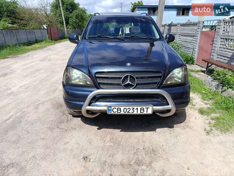 Позашляховик / Кросовер Mercedes-Benz M-Class 1998 в Чернігові