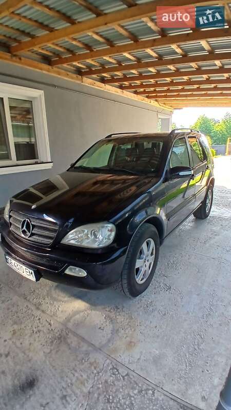 Внедорожник / Кроссовер Mercedes-Benz M-Class 2004 в 