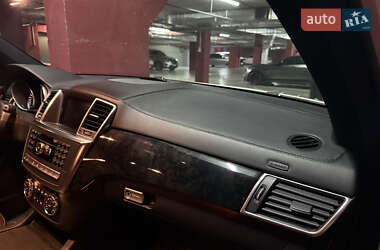 Внедорожник / Кроссовер Mercedes-Benz M-Class 2013 в 