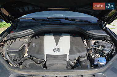 Внедорожник / Кроссовер Mercedes-Benz M-Class 2013 в 