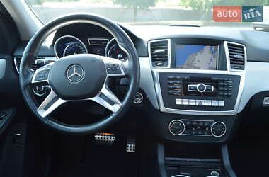 Внедорожник / Кроссовер Mercedes-Benz M-Class 2013 в 