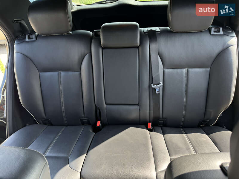 Позашляховик / Кросовер Mercedes-Benz M-Class 2010 в Харкові