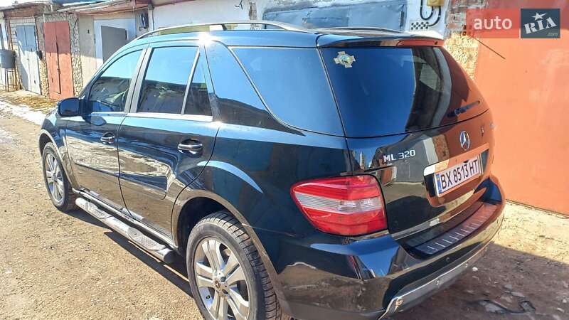 Внедорожник / Кроссовер Mercedes-Benz M-Class 2006 в Хмельницком