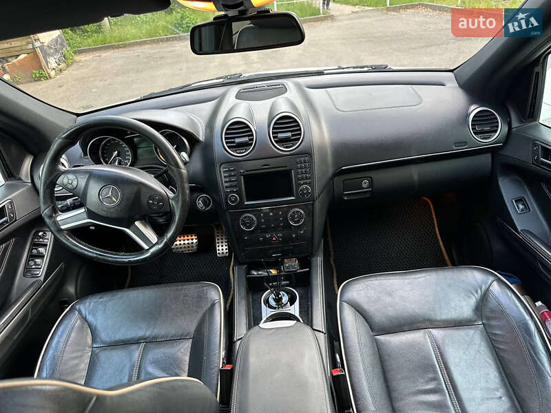Внедорожник / Кроссовер Mercedes-Benz M-Class 2010 в Черновцах