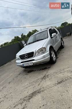 Внедорожник / Кроссовер Mercedes-Benz M-Class 2000 в 