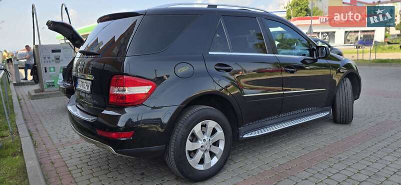 Внедорожник / Кроссовер Mercedes-Benz M-Class 2010 в Ивано-Франковске
