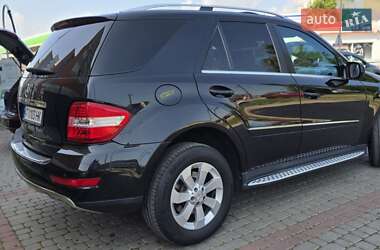Внедорожник / Кроссовер Mercedes-Benz M-Class 2010 в 