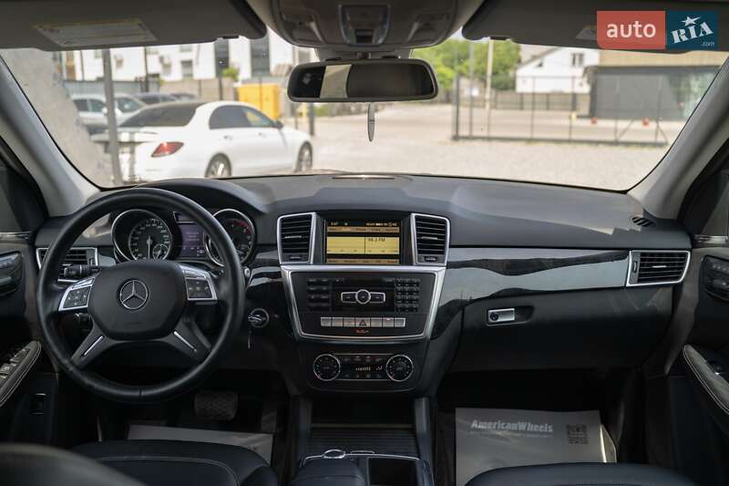 Внедорожник / Кроссовер Mercedes-Benz M-Class 2012 в Черновцах