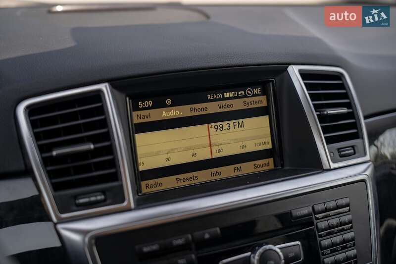 Внедорожник / Кроссовер Mercedes-Benz M-Class 2012 в Черновцах